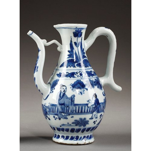 Ewer Oriental shape in "blue and white" porcelain - Transitional period